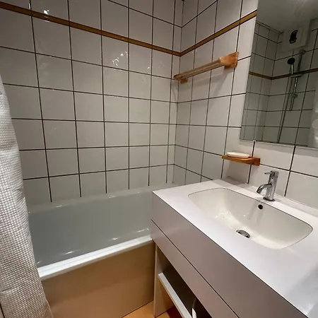 4 Pers, Divisible, Aux Pieds, Balcon, Animaux Admis - Fr-1-181-2410 Apartment